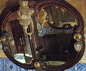 Spiegel in der Eingangshalle